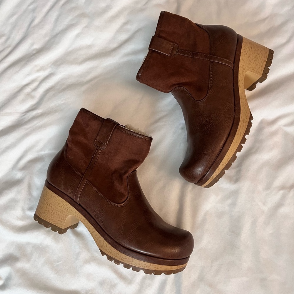 NWOT universal thread shearling lined clog boot booties wooden heel size 9